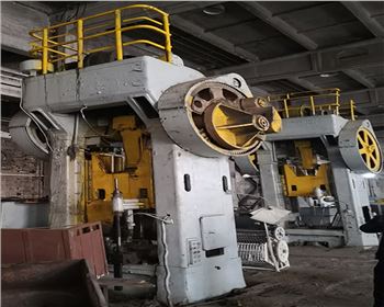 機械(xie)壓力機(ji)維修改(gai)造